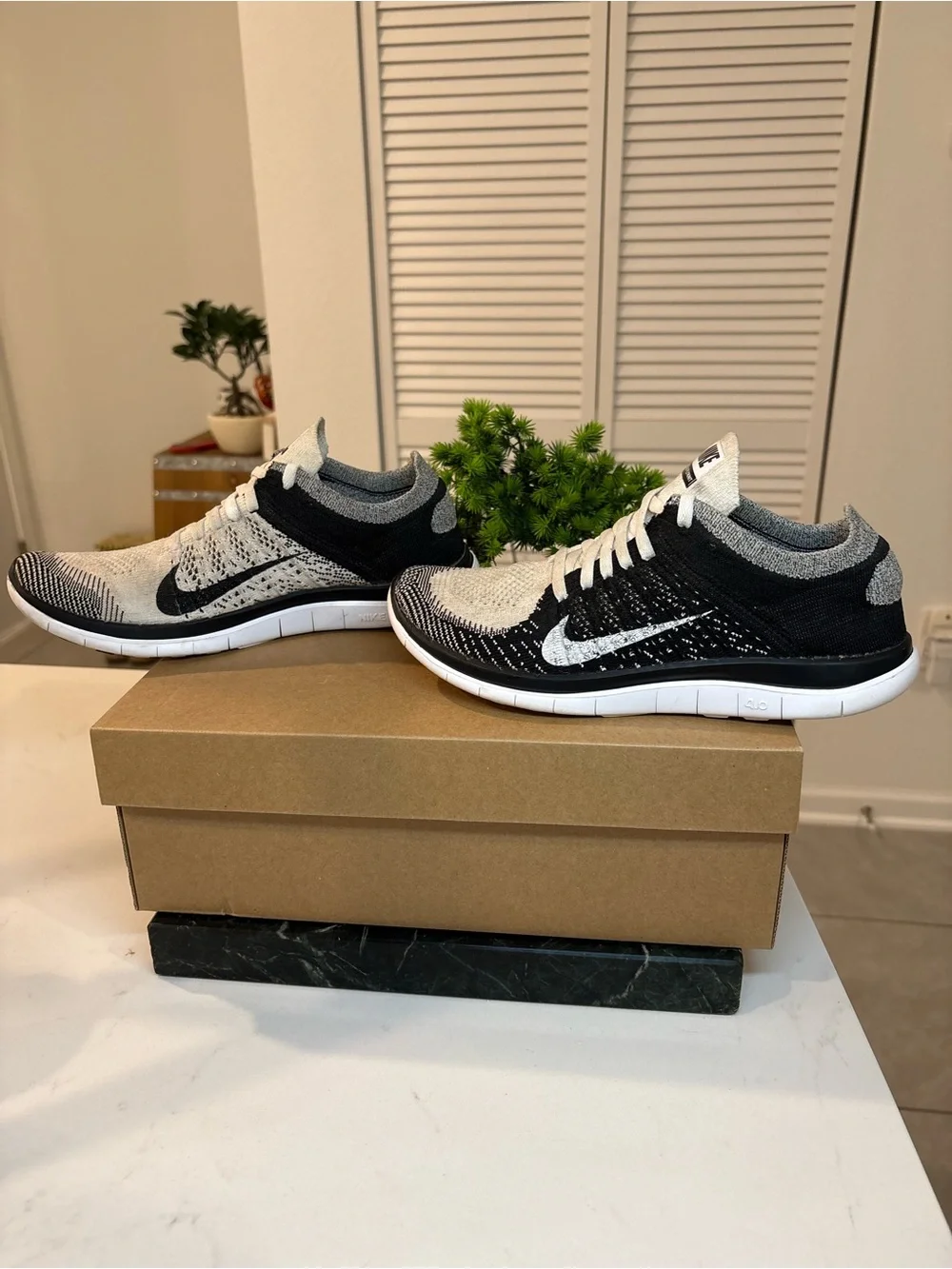 Nike Free 4.0 Flyknit Cookies and Cream Women’s size 8.5 running shoes
